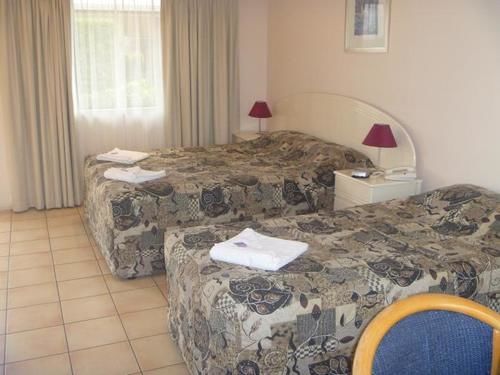 Palms Motor Motel